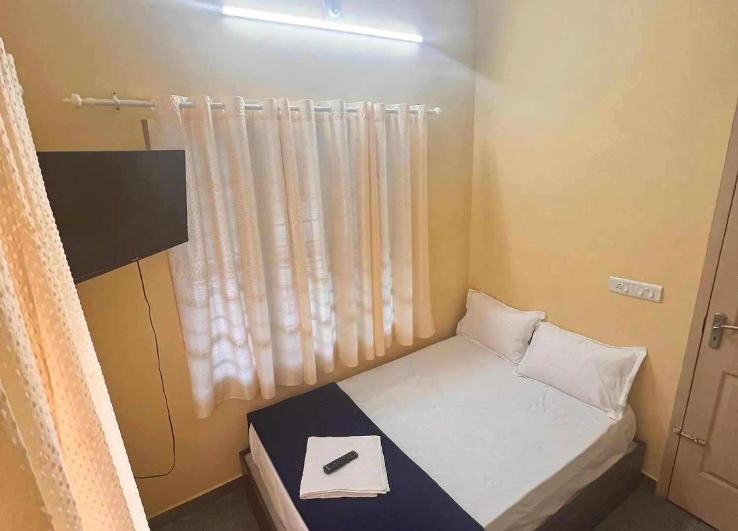 Kombans Misty Valley Munnar Homestay